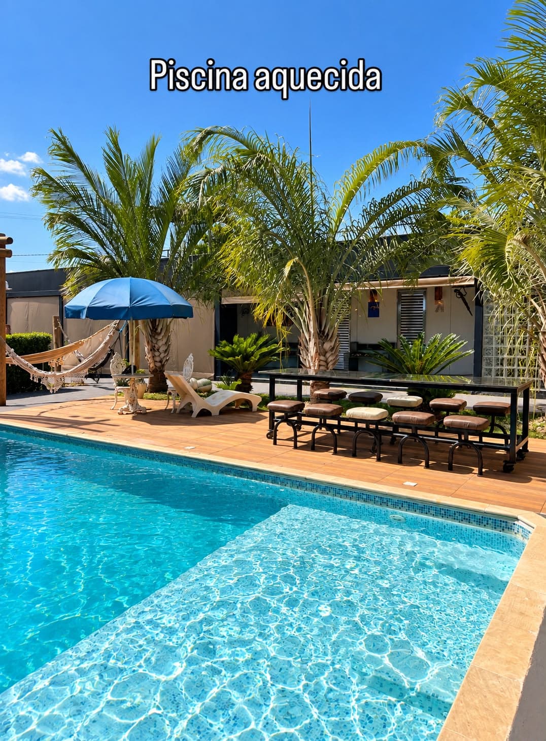 Piscina aquecida com redário